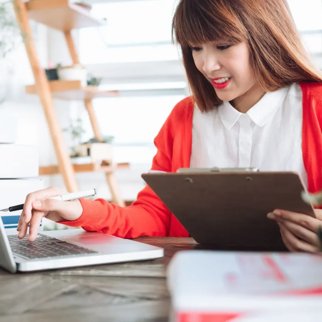 hire a freelance digital marketer