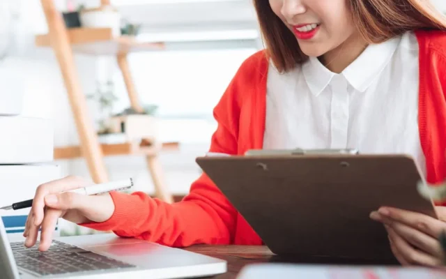 hire a freelance digital marketer